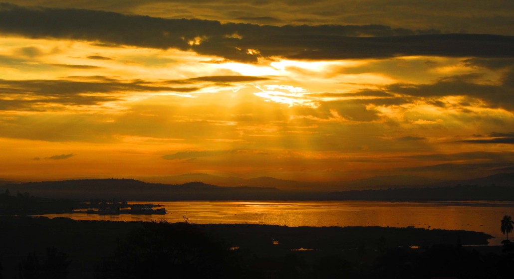 Lake-Victoria-Sunrise-Uganda