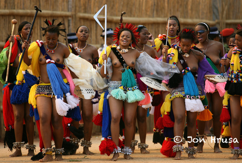Princess Sikhanyiso Dlamini (C), the first born daughter of Swaziland's King Mswati III, dances during the annual reed dance at the royal residence of Ludzidzini at Lobamba village near Mbabane, Swaziland, 31 August 2008. Some 60 000 maidens participated in one of the most important traditional ceremonies in the kingdom. This year's reed dance precedes '40-40' celebrations 06 September to jointly mark the king's 40th birthday earlier this year and the 40th anniversary of Swaziland's independence from Britain. Mswati has been criticized for spending some US$ 13 million dollars on a party many say the country can ill afford. Swaziland, home to about 1 million mostly very poor rural dwellers, is one of the world's most impoverished countries and has the world's highest HIV/AIDS infection rate. Almost half of Swazi women aged between 25 and 29 are infected.